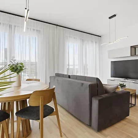 Apartment Modern 2-bedroom In Downtown