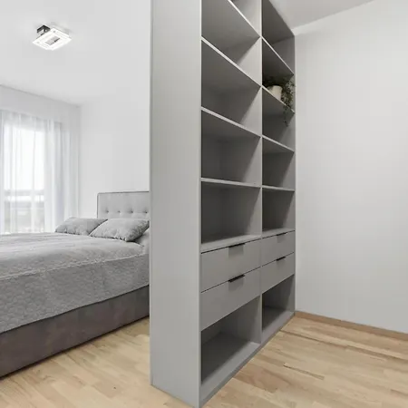 Modern 2-bedroom In Downtown *