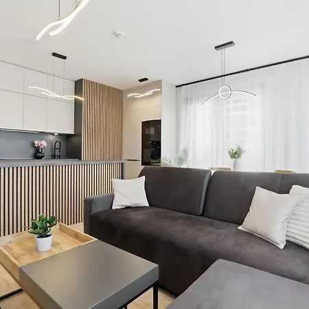 Metropolis 2 Bedroom In Downtown