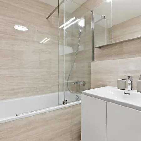 Modern 2-bedroom In Downtown * Pressburg